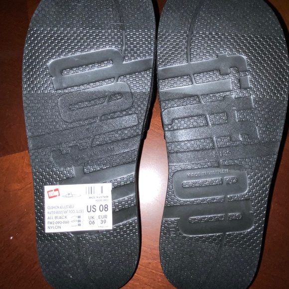 FITFLOP IQUSHION POOL SLIDES  SZ 8 / 39 BLACK - Picture 3 of 11